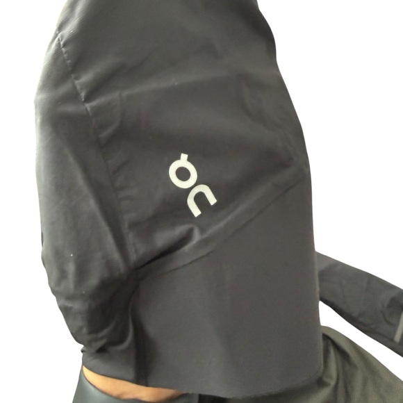 On Cloud Weather Jacket Lightweight Hooded, Black/Grey, Mens Size Medium - Picture 8 of 11